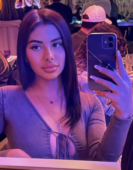 LouMrcsl pretty star photos