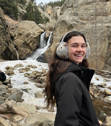 Mina Kess model perfect img