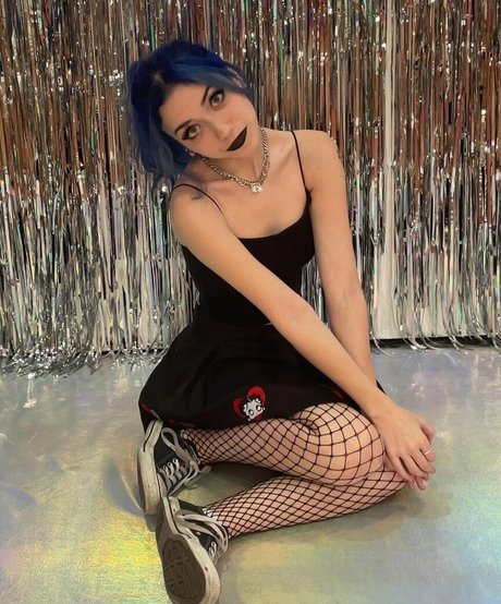 Iluvmeww pornstar art photo