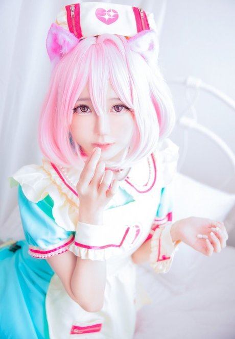 Sally Dorasnow hot model pics