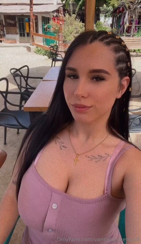 Vanessa Cherry18 adult model pictures