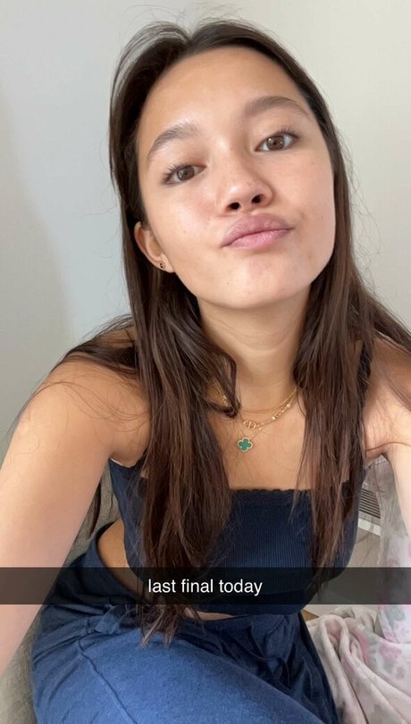 milf glasses onlyfans hd gallery