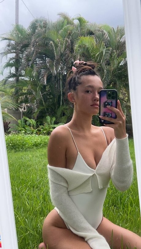 Lilychee nude model image