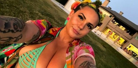 TheZombiUnicorn high quality actress photos