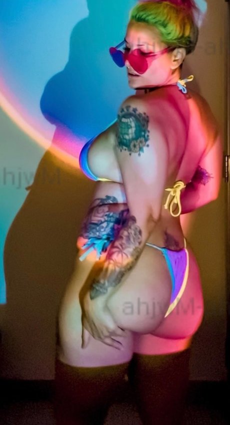 TheZombiUnicorn profile image