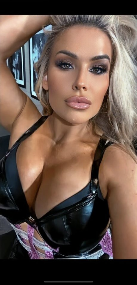 Natalya Neidhart model sexy pic