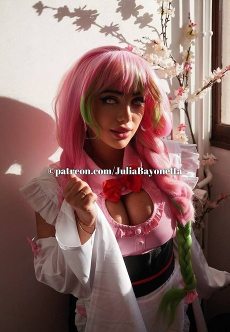 Julia Bayonetta star erotic pics