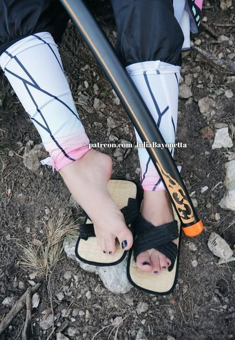 Julia Bayonetta nude star img