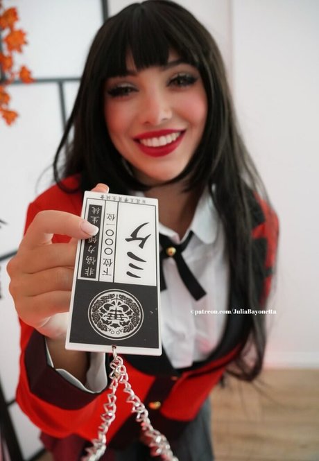 Julia Bayonetta pretty model galleries