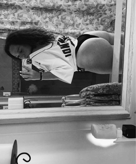 Hannahblanco1 thumbnail