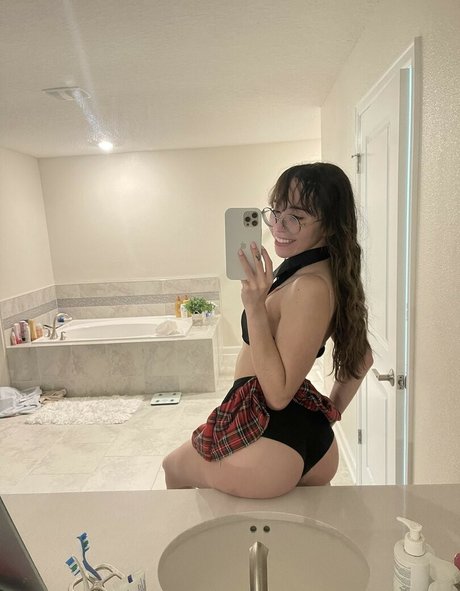 Catlyn Crespo porn actress galleries