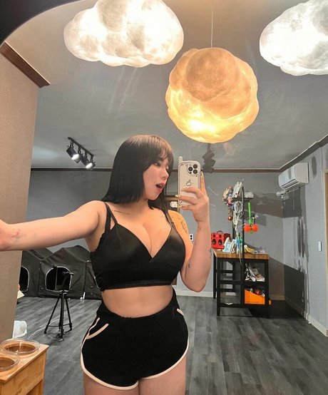 beautiful japanese onlyfans sexy image