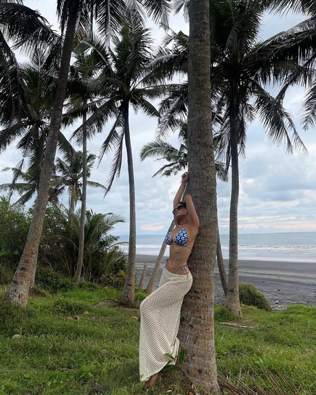 Ella Cervetto exclusive model photos