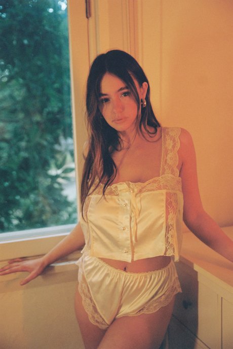 Ella Cervetto porn actress images