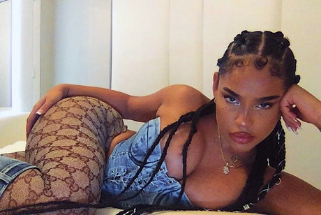 hung shemale onlyfans sexy nude photo