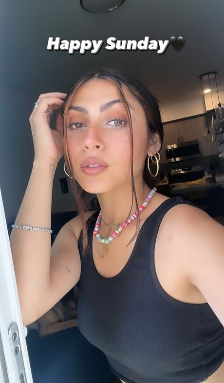 Alondra Delgado nudes model images