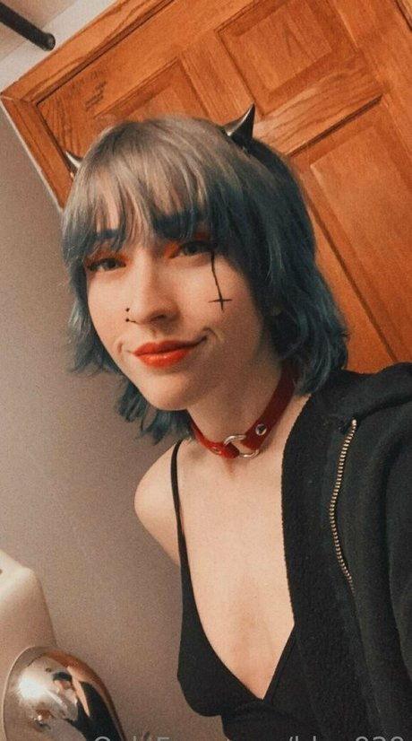 bluu929 porn model img