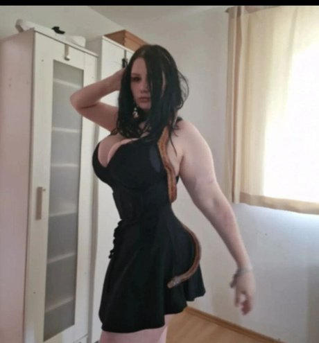 thethreeheadedsnake model adult pictures