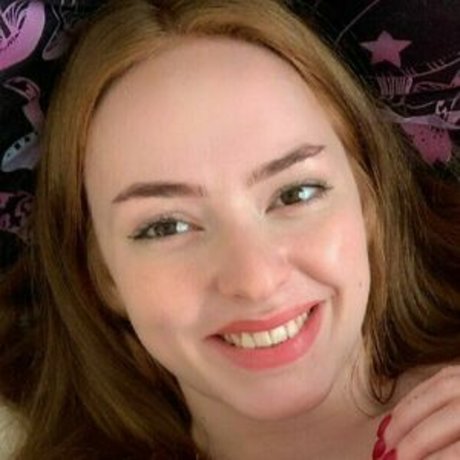 Saffron Martinez porn model photos