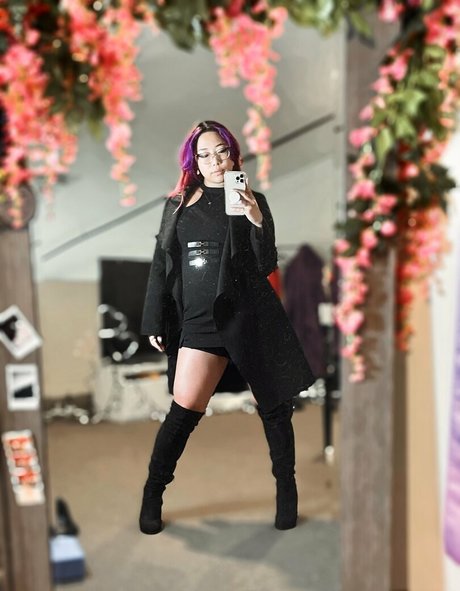 Stella Chung model pornographic picture