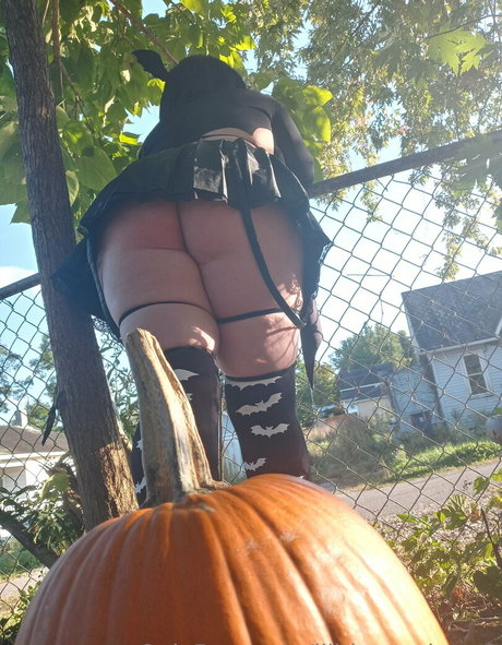 lilithcrossbones pornographic model photo