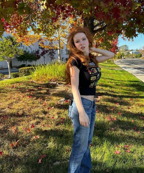 Francesca Capaldi model hd pictures