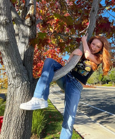 Francesca Capaldi model naked pictures