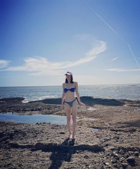 Alexandra Daddario hot pornstar photos