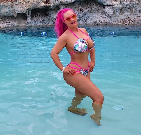 Nicole Coco Austin adult star img