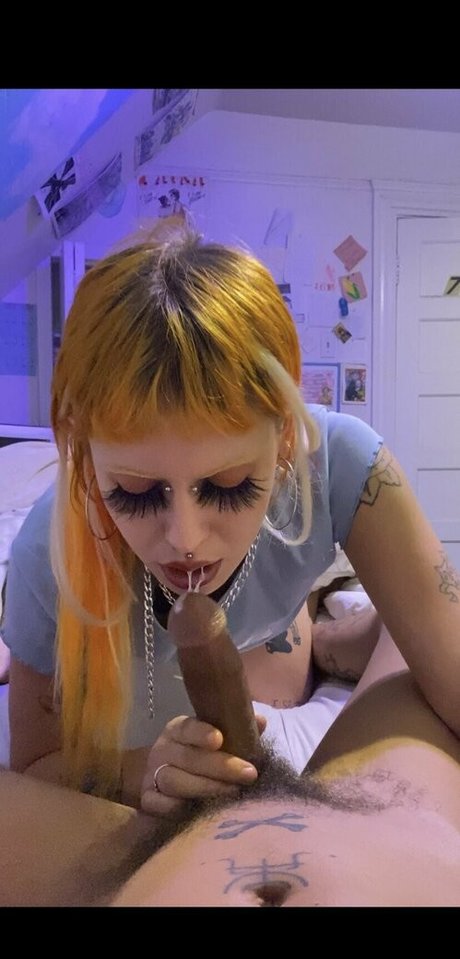 wormsinmyclownsuit nudes star photo