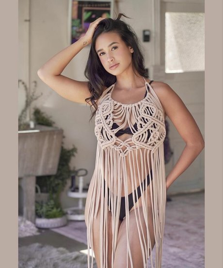 Emily Tosta nude model archive