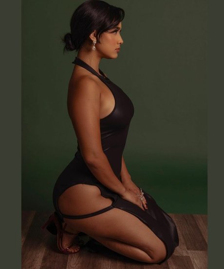 Emily Tosta star exclusive images