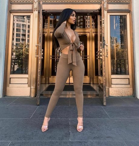 Aneeqa Farid model high quality archive