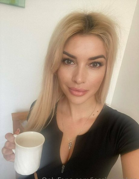 jessica cakes naked actress photos