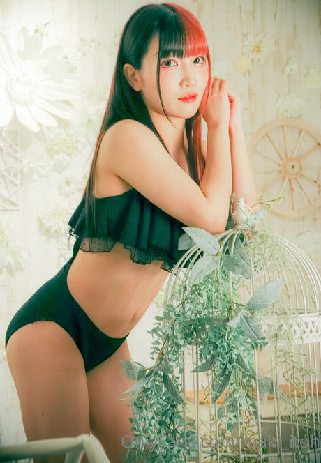 Maki Itoh art star pics