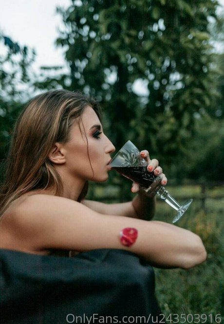 alice l nice model photos