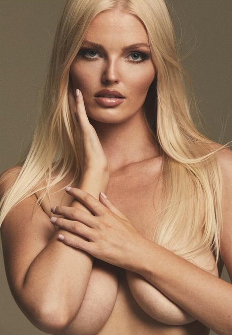 ZiennaEve hot pornstar pics