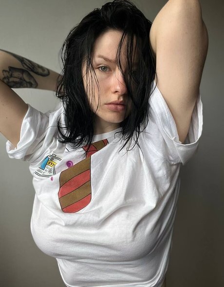 innervus hot pornstar pic