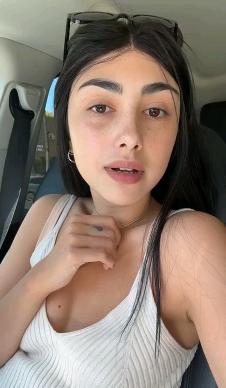 Alexa Mansour star hd picture