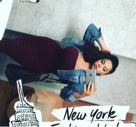 iloveteniah pornstar hot image