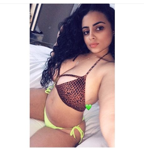 Alexa Attias model hot pic