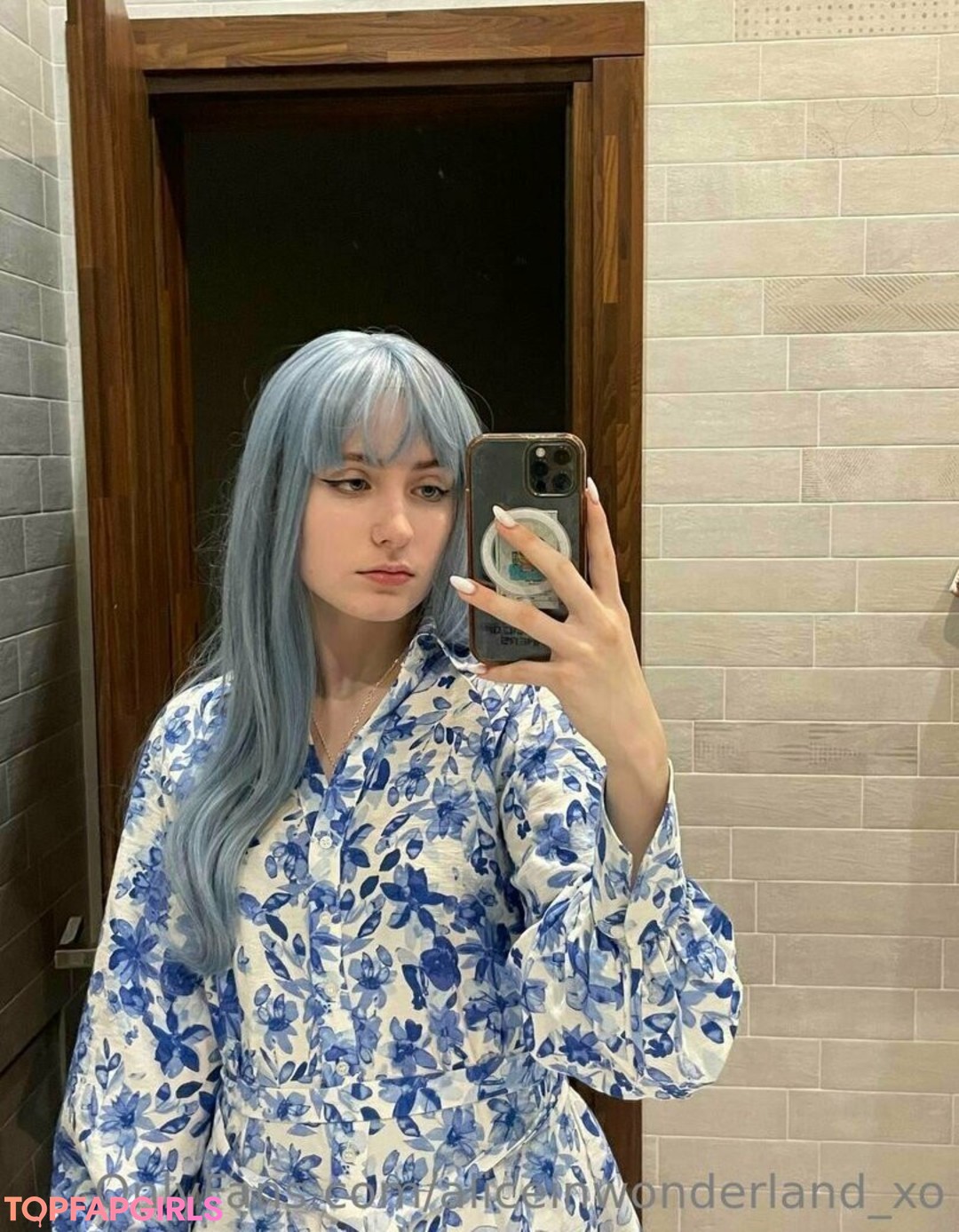 aliceinwonderland xo nudes model image