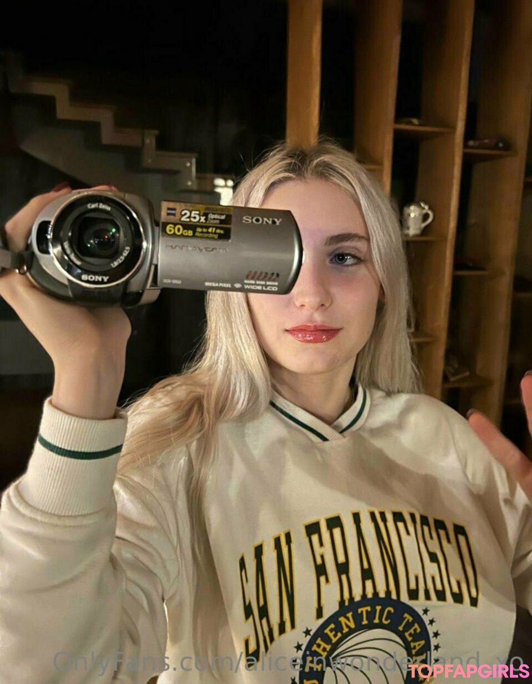 aliceinwonderland xo star nude image