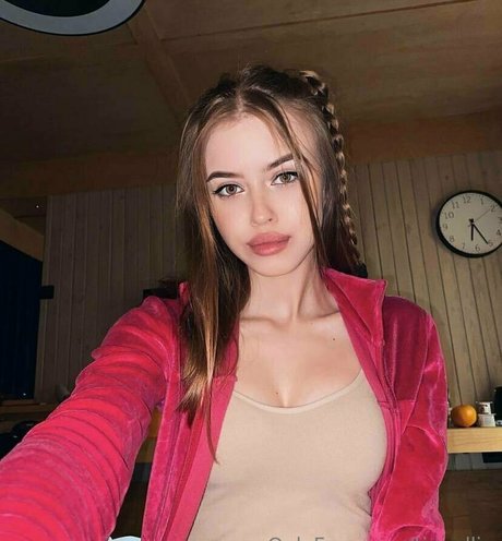 tinyellie best actress pics