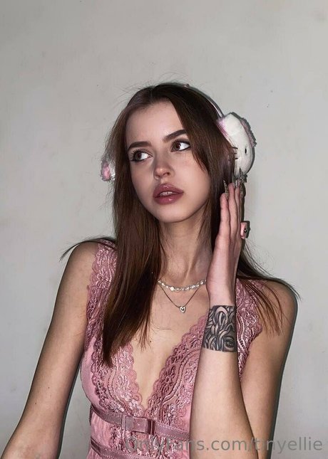 tinyellie porn star galleries