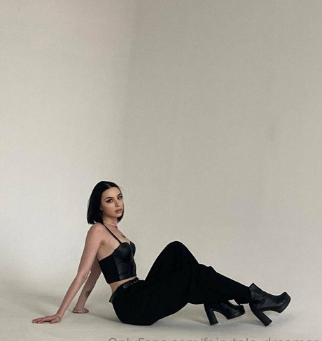 fairytale dreamer erotic model picture