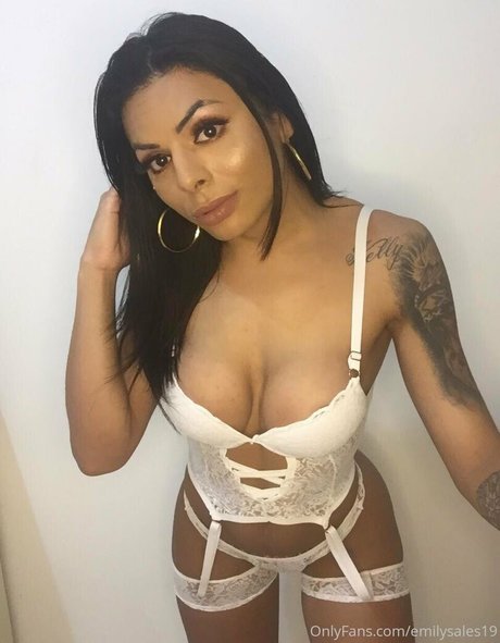 emilysales19 model perfect photos