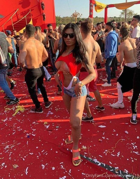 emilysales19 nude actress picture