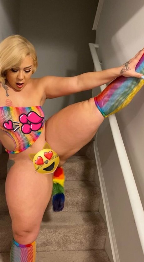 raventhick 1 pornographic model image