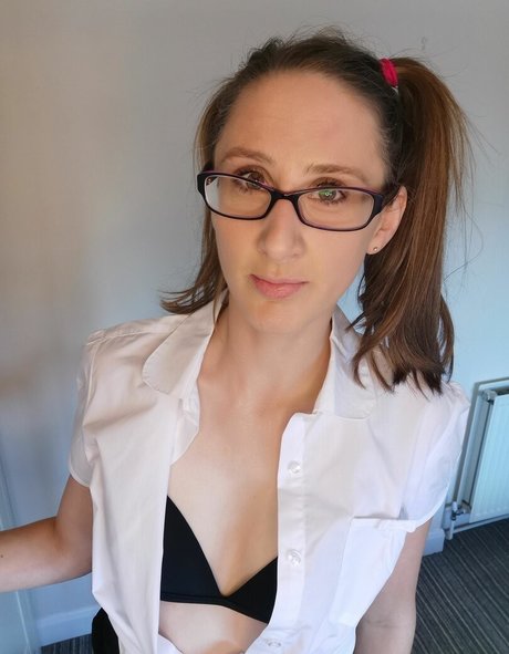 aprilrosejonesx model hot images